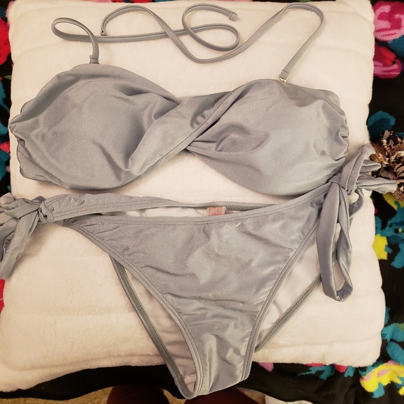 Bikini - Picture 7 of 7